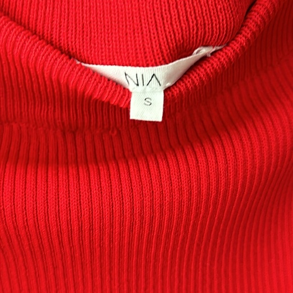 NIA Red Ribbed Skirt/Top Set Small - Picture 6 of 16